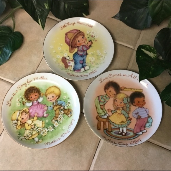Avon Collectible Mother’s Day Decor Plates 1982, 83 & 84 - Picture 1 of 8